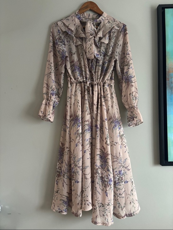 Yull Dresses & Skirts - Korean Floral Tie-Neck Long Sleeve Midi Dress in Blush